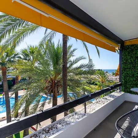 Golden Mile Lux Sea View With Balcony Lägenhet