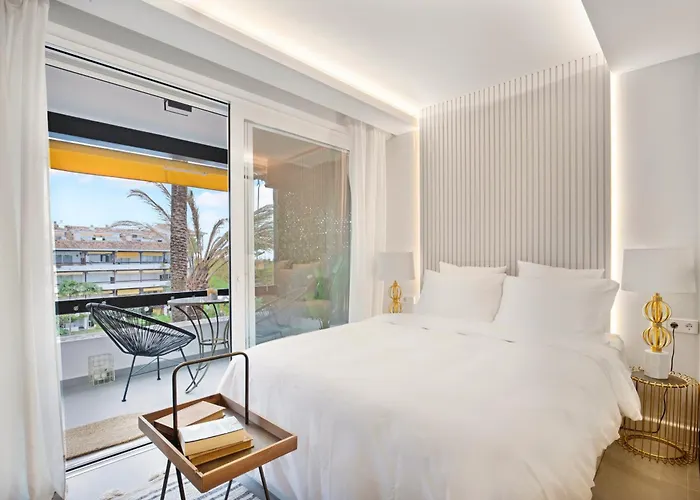 Golden Mile Lux Sea View With Balcony Appartamento *
