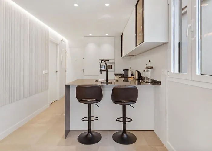 Golden Mile Lux Sea View With Balcony Lägenhet