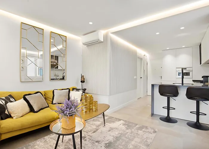 Lägenhet Golden Mile Lux Sea View With Balcony