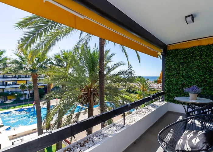 Golden Mile Lux Sea View With Balcony 公寓